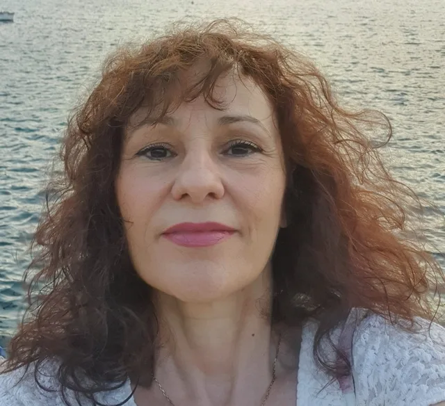 Dimitra, founder of Flowteleia